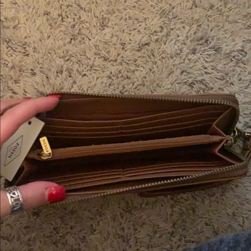 Fossil wallet! - Picture 3 of 3